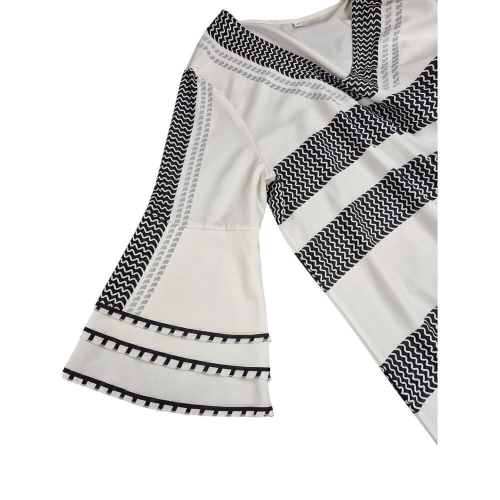 Cool White Dress Black/Gray Design  Trumpet Sleeves Sz XL